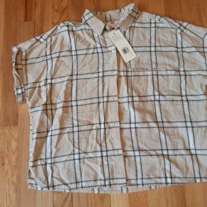 Levi’s Womens Button Up Shirt Short Sleeve Oversized Plaid Beige Size S NWT